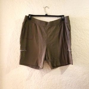 Olive Jersey knit cargo shorts with four pockets